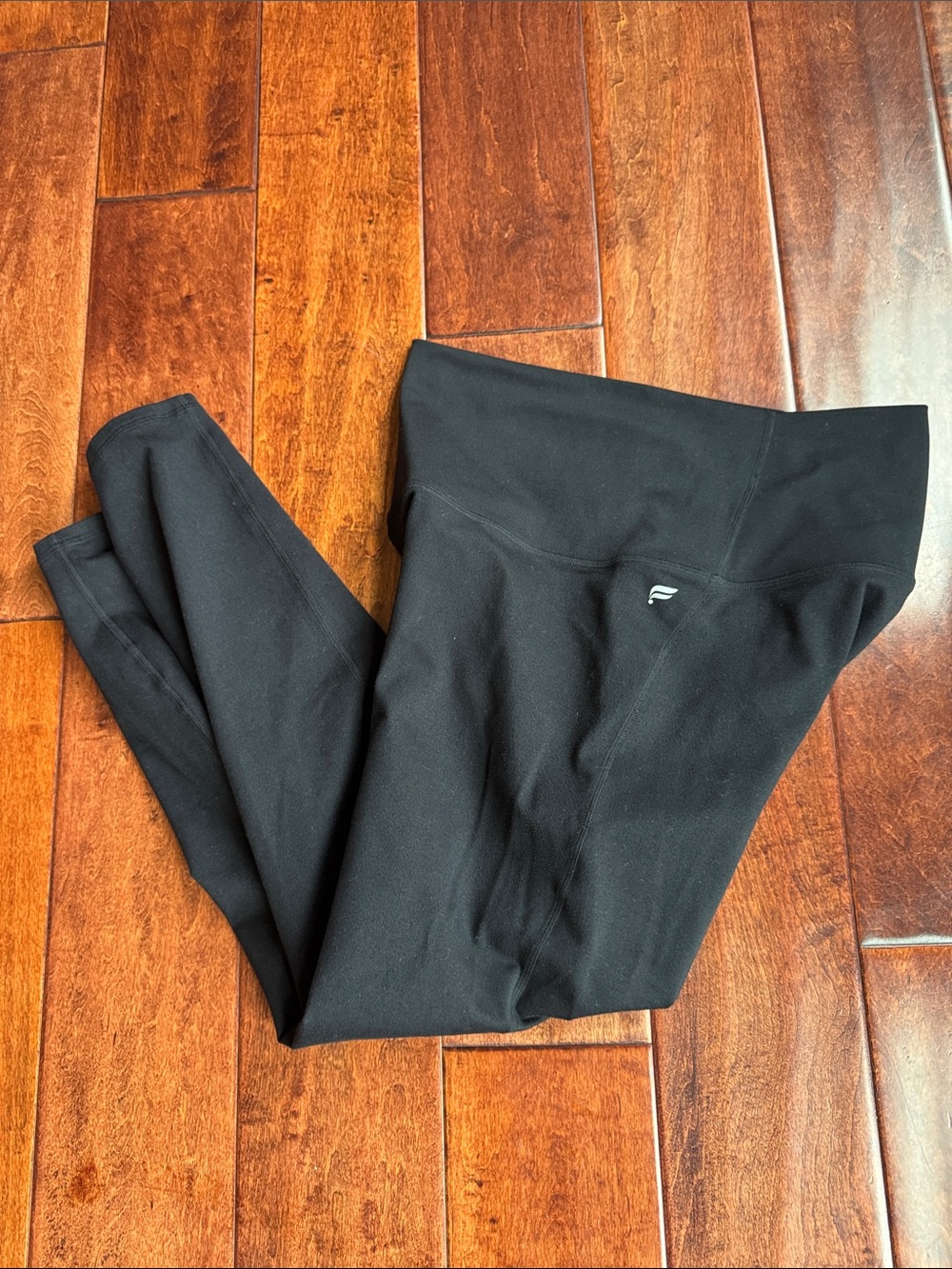 Fabletics Black Performance capri Leggings M waist pocket